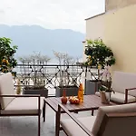 Belvedere237 Lakeview Terrace Luxury غيفّا